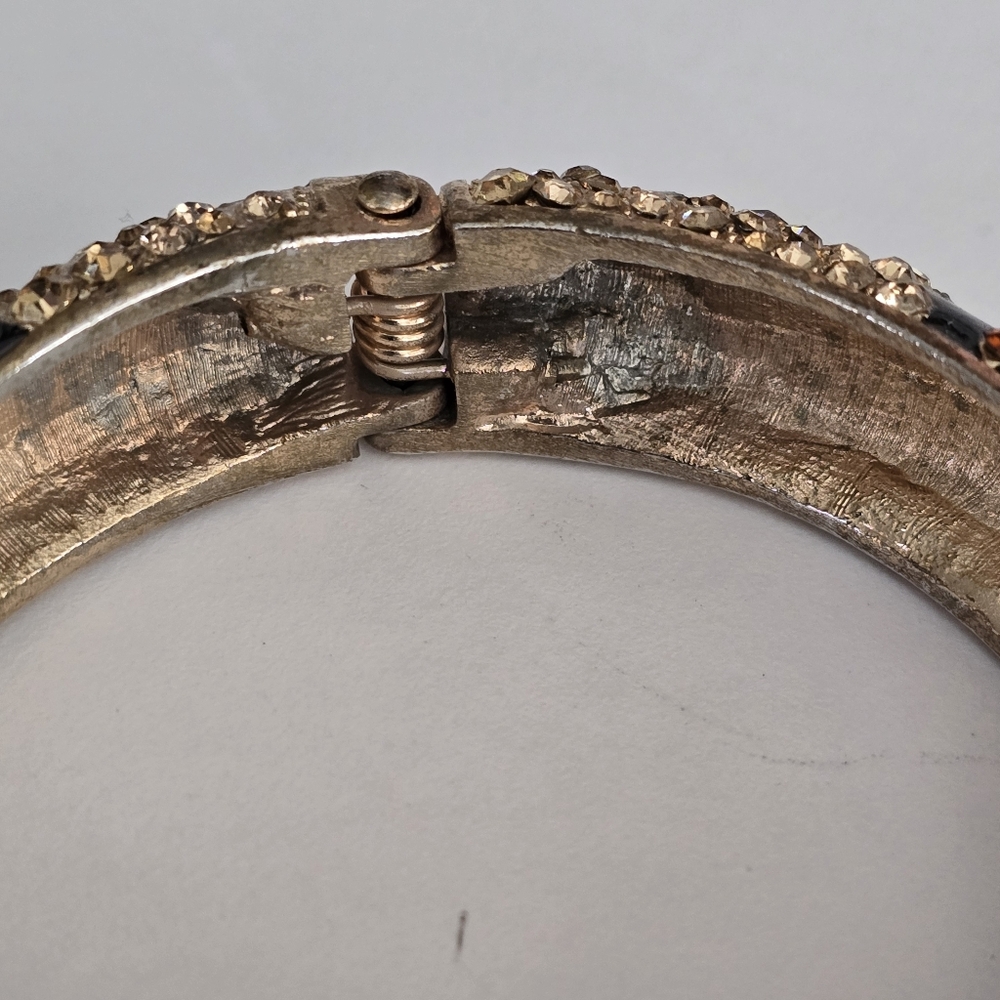 Vintage Rhinestone & Enamel Hinged Bangle Bracelet Gold Tone - Picture 9 of 9